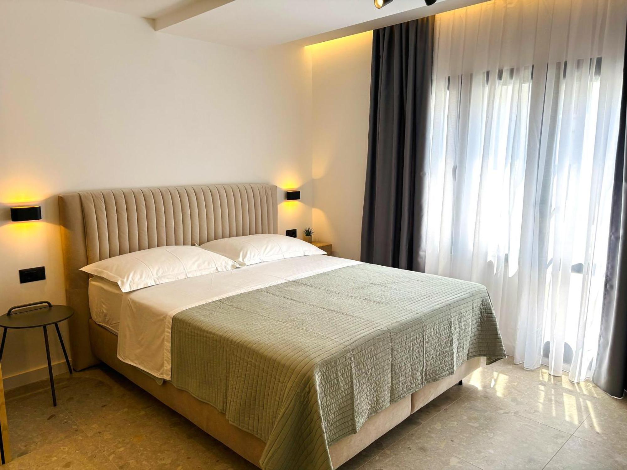 Marthinis Luxury Suites Split Bagian luar foto