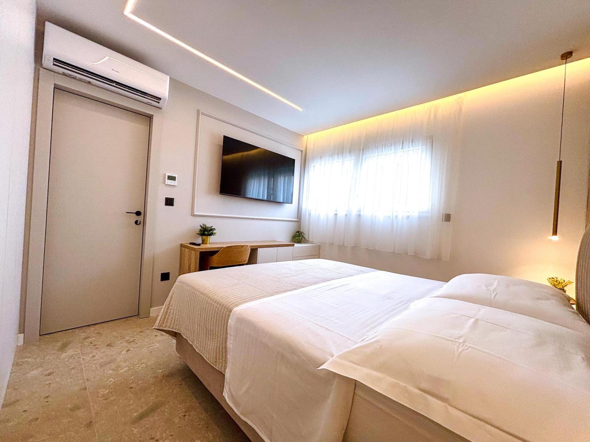Marthinis Luxury Suites Split Bagian luar foto